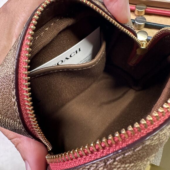 Coach Mini Cosmetic Case Gift Set w/ Patches + Charms (NEW in Box) - Picture 6 of 8